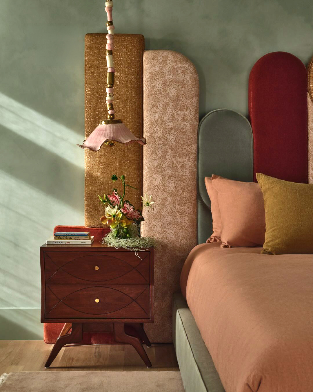EJ-EE-bed-house-of-honey-pasadena-california-3